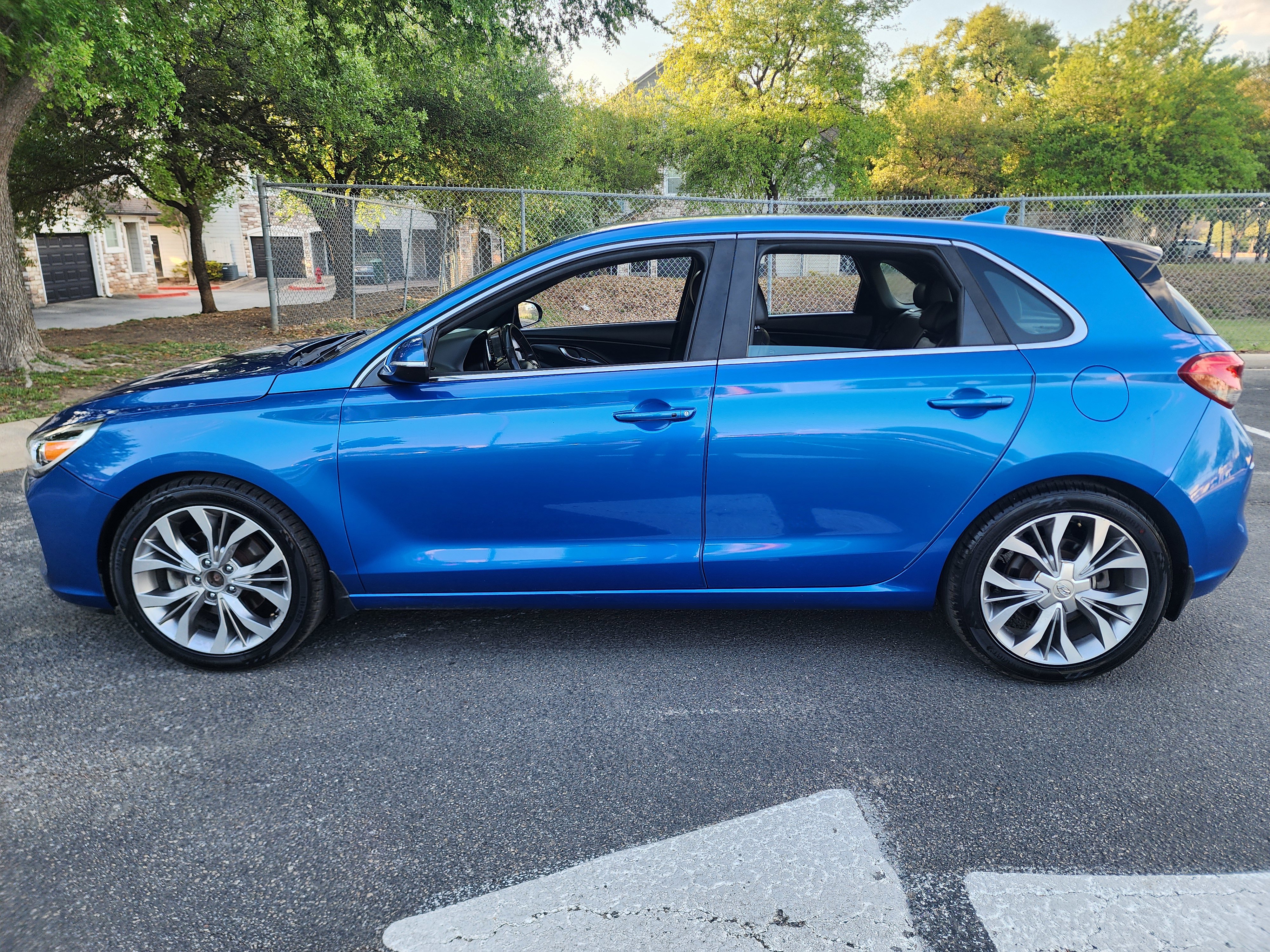 Used 2018 Hyundai Elantra GT Sport image 4