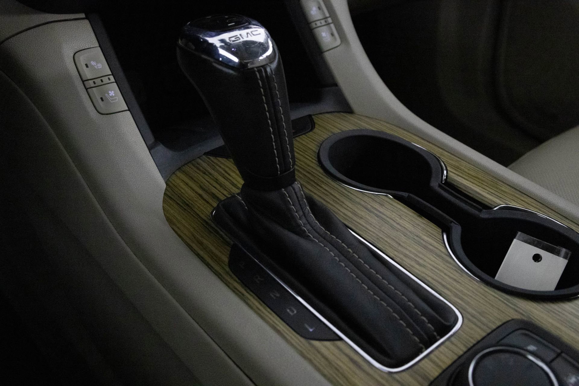 Used 2018 GMC Acadia Denali w/ Technology Package image 25