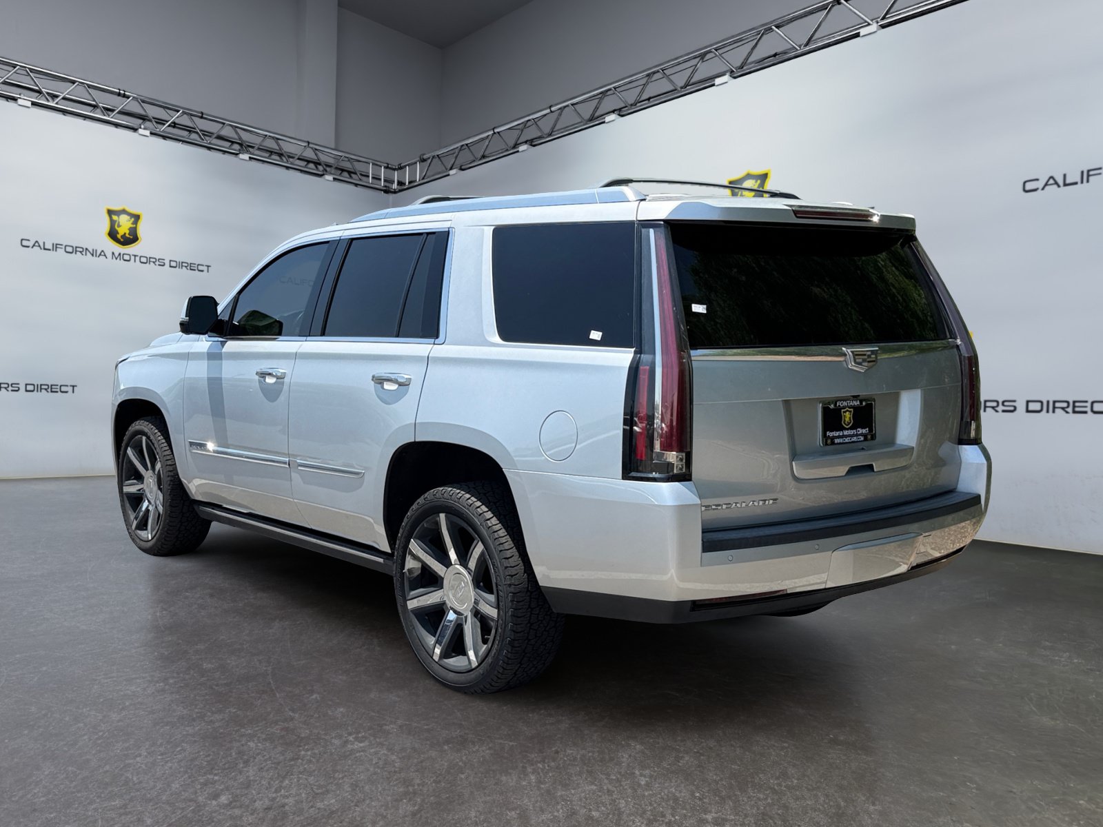 Used 2016 Cadillac Escalade Premium AWD/4WD image 3