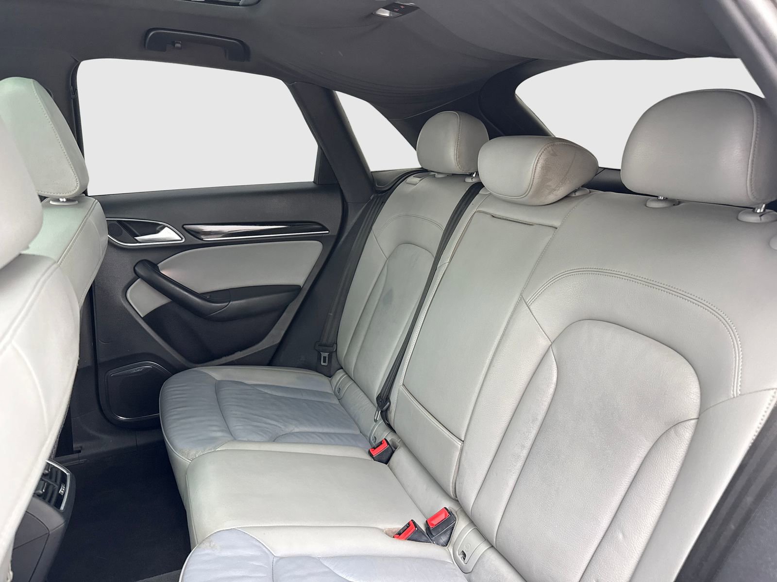 Used 2018 Audi Q3 2.0T Premium Plus w/ S Line Competition Package AWD/4WD image 37