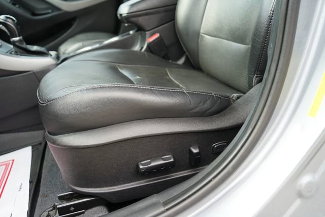 Used 2016 Hyundai Elantra Limited FWD image 11