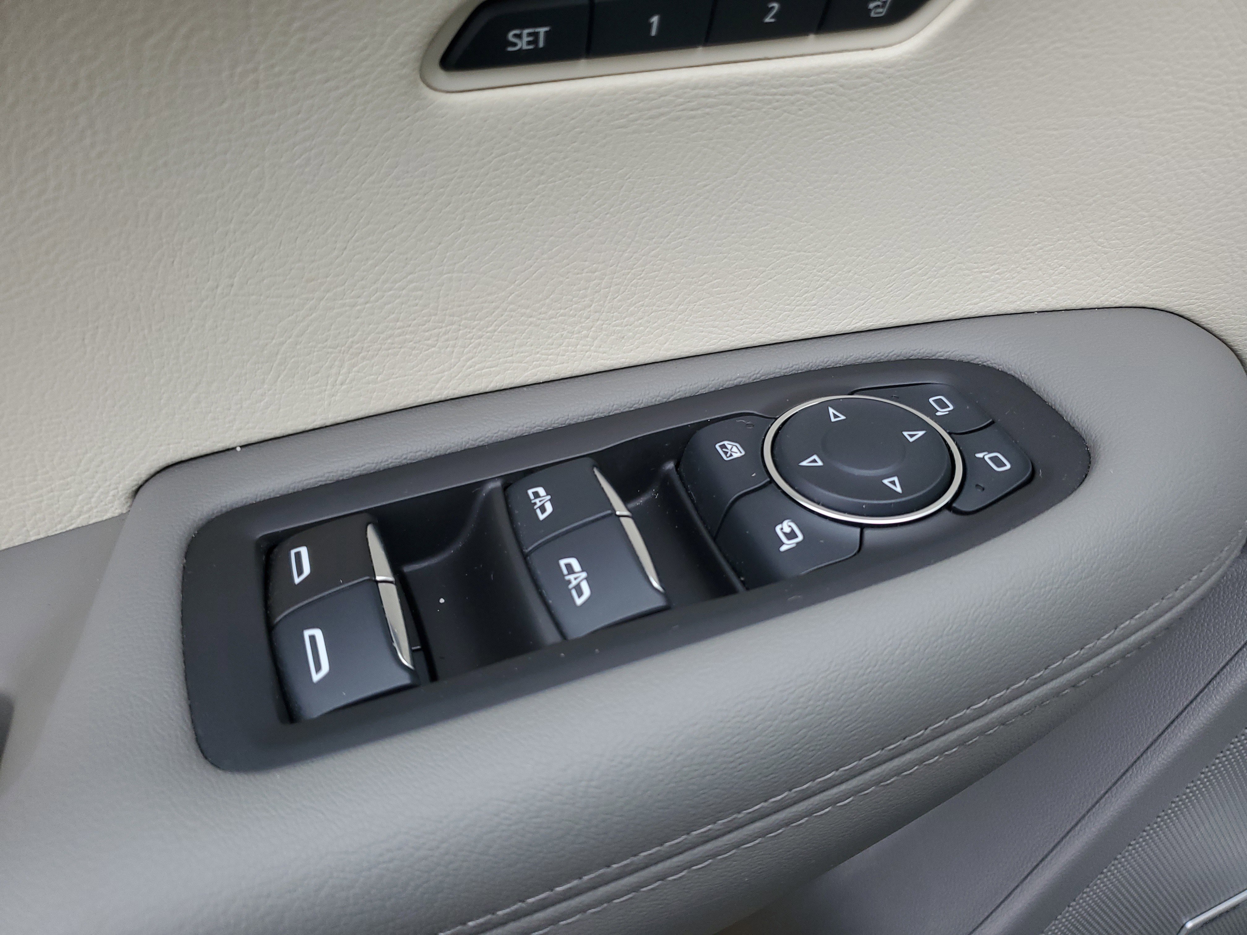 Used 2023 Cadillac XT6 Premium Luxury image 17