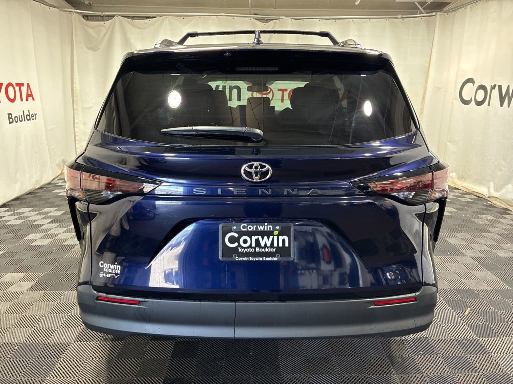 New 2026 Toyota Sienna LE image 7