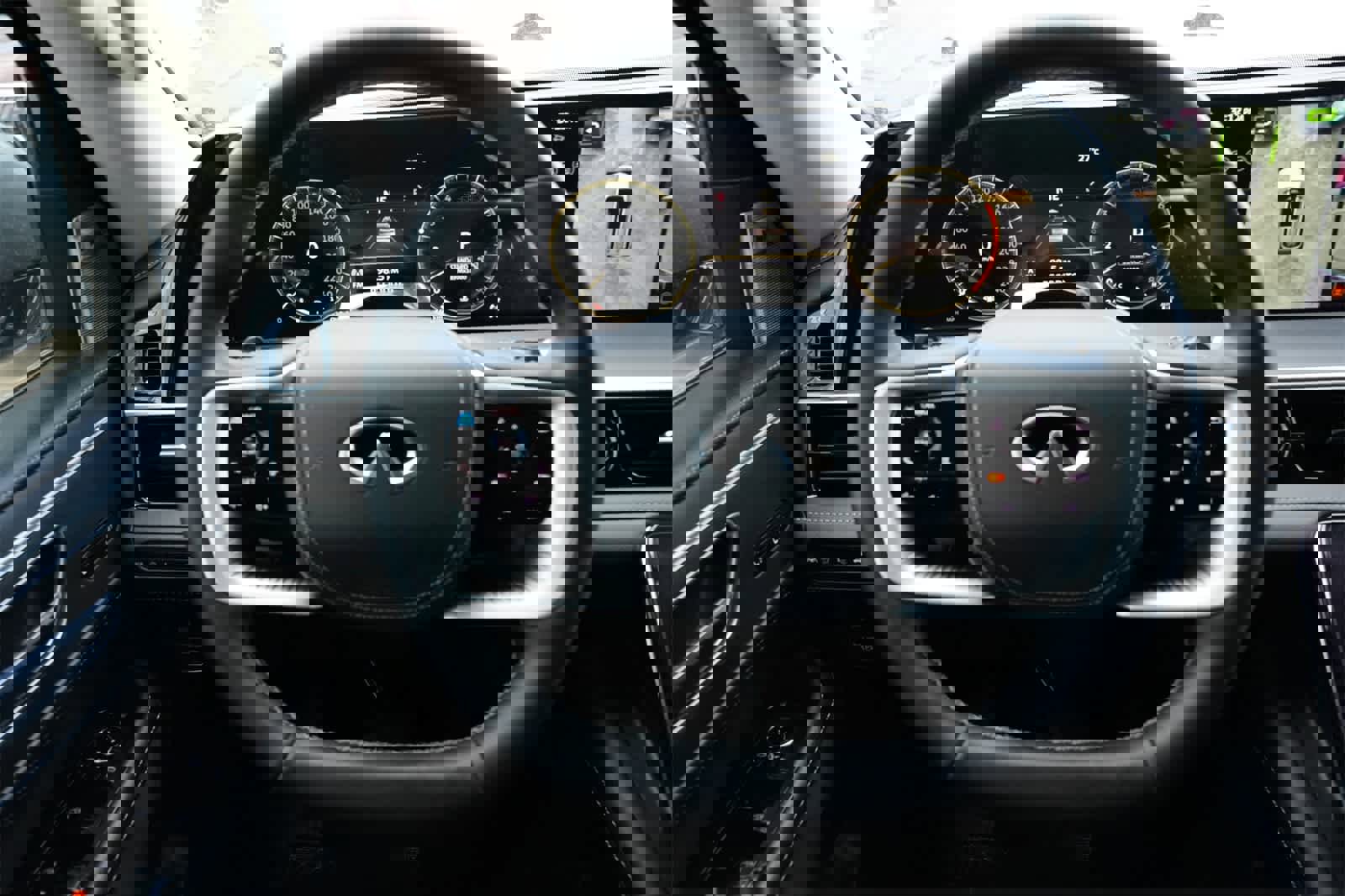 New 2025 INFINITI QX80 Sensory image 9