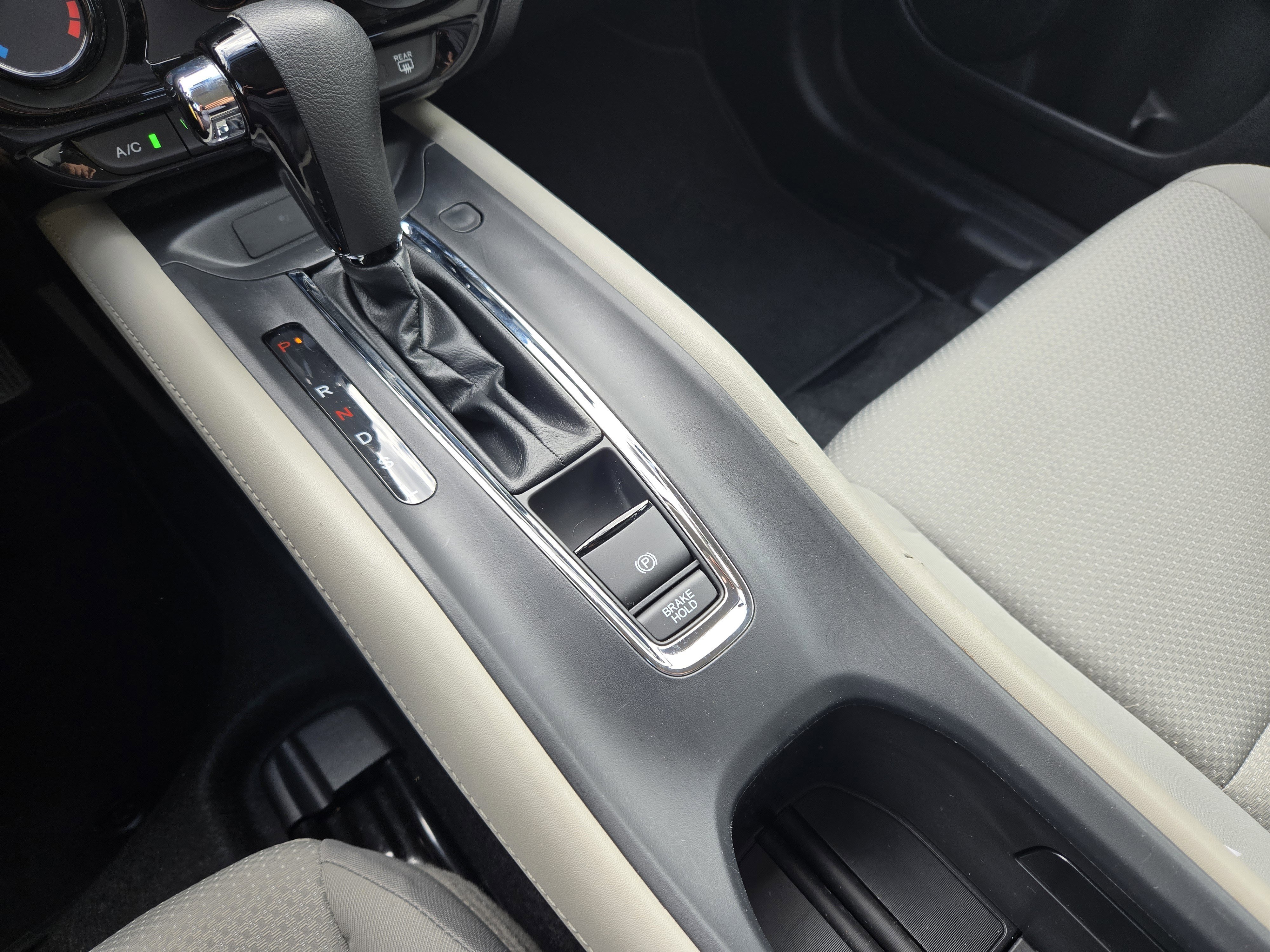 Used 2021 Honda HR-V LX image 17