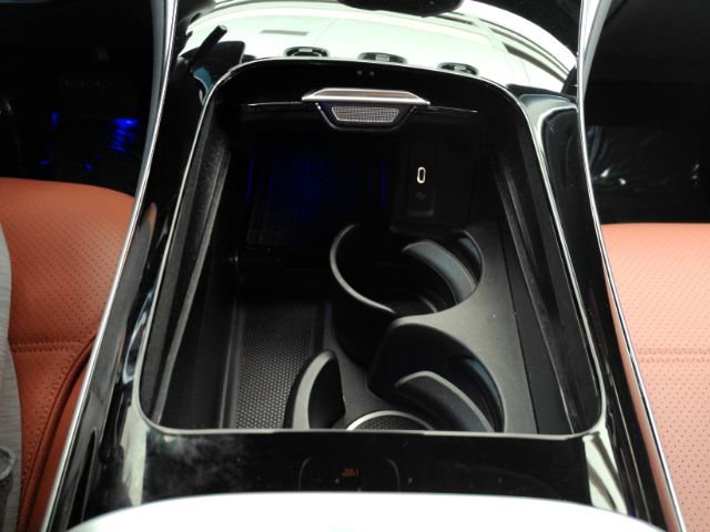 Used 2024 Mercedes-Benz GLC 300 w/ Driver Assistance Package image 46