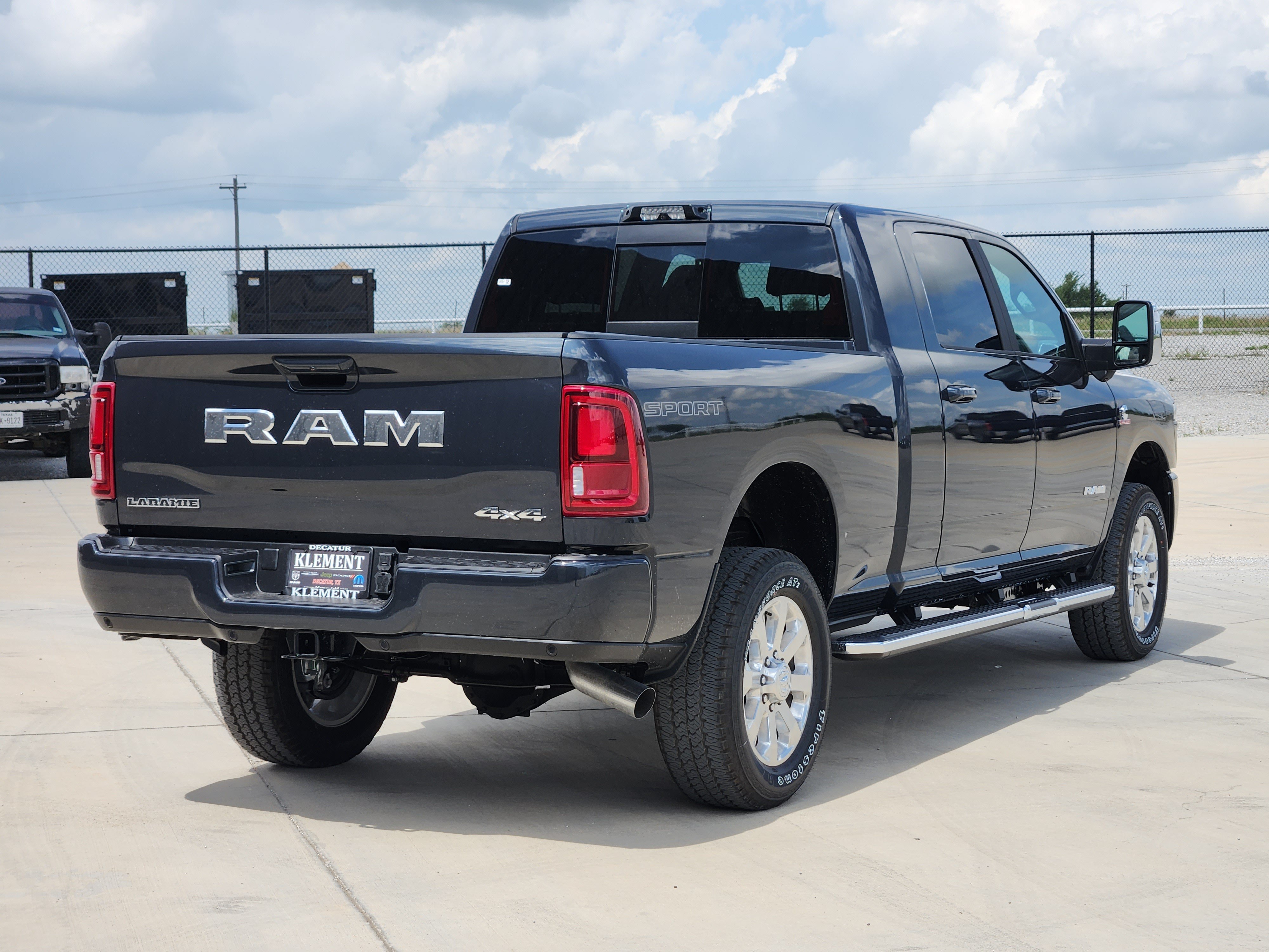 New 2026 RAM 2500 Laramie w/ Sport Appearance Package AWD/4WD image 5