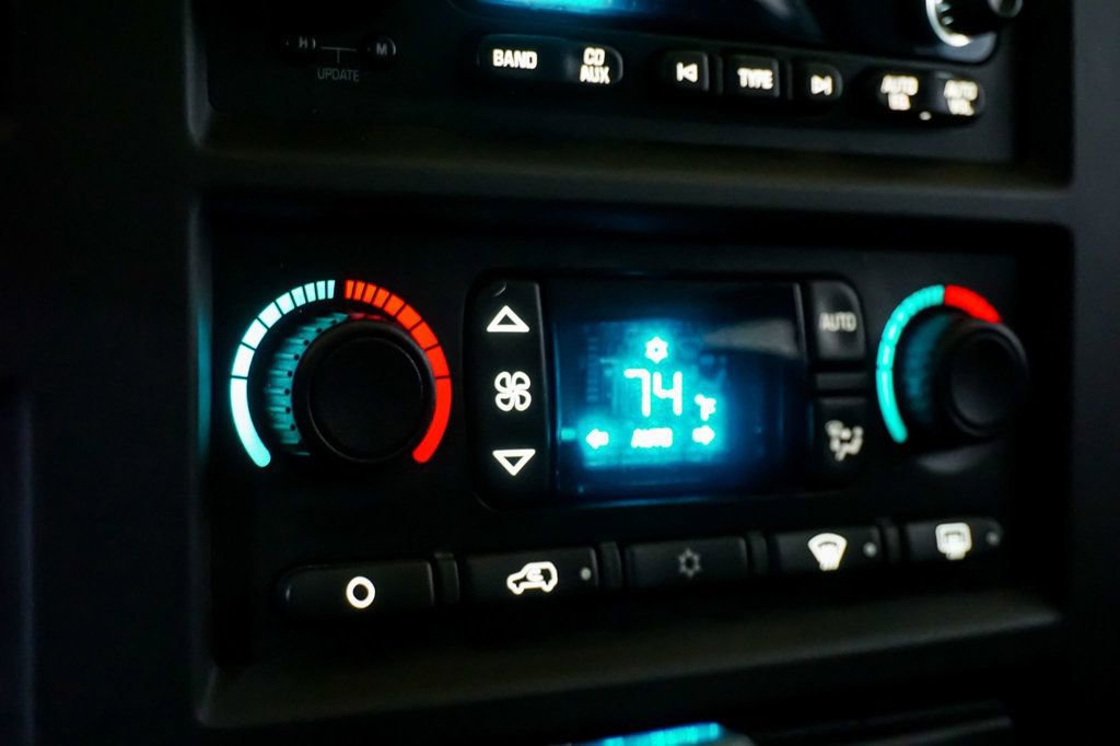 Used 2005 HUMMER H2 w/ Preferred Equipment Group image 21