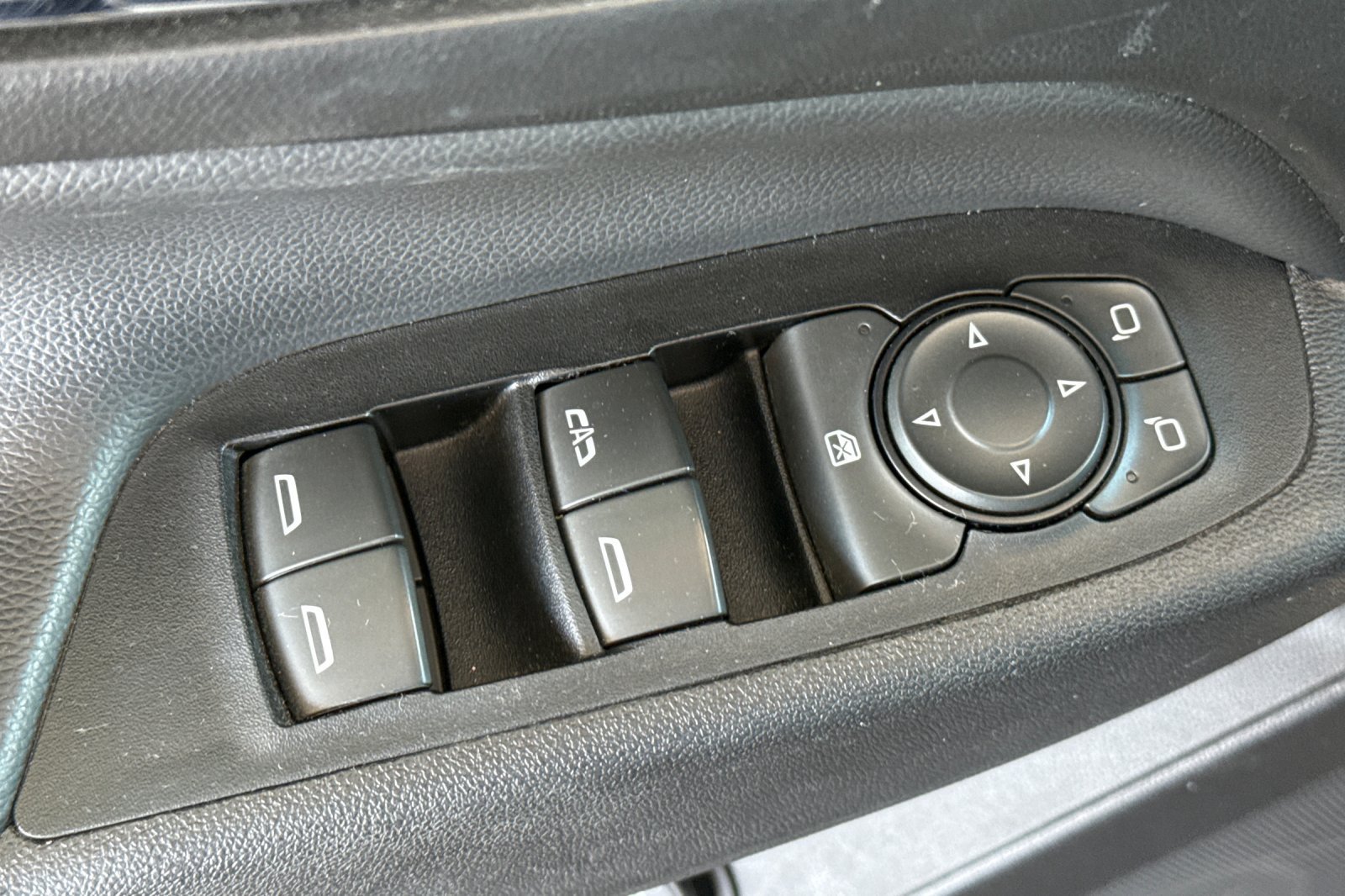 Used 2019 Chevrolet Equinox LT FWD image 18