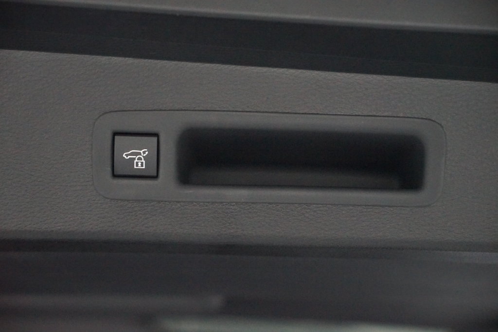 New 2026 Toyota Sienna XSE FWD image 38