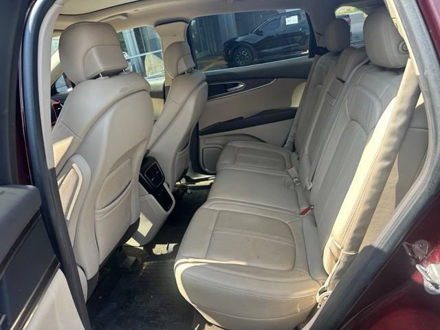 Used 2017 Lincoln MKX Reserve w/ Driver Assistance Package FWD image 16