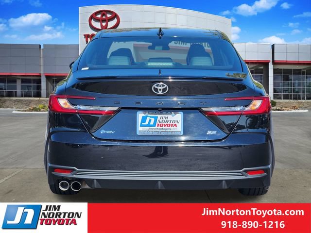 Used 2025 Toyota Camry SE FWD image 6