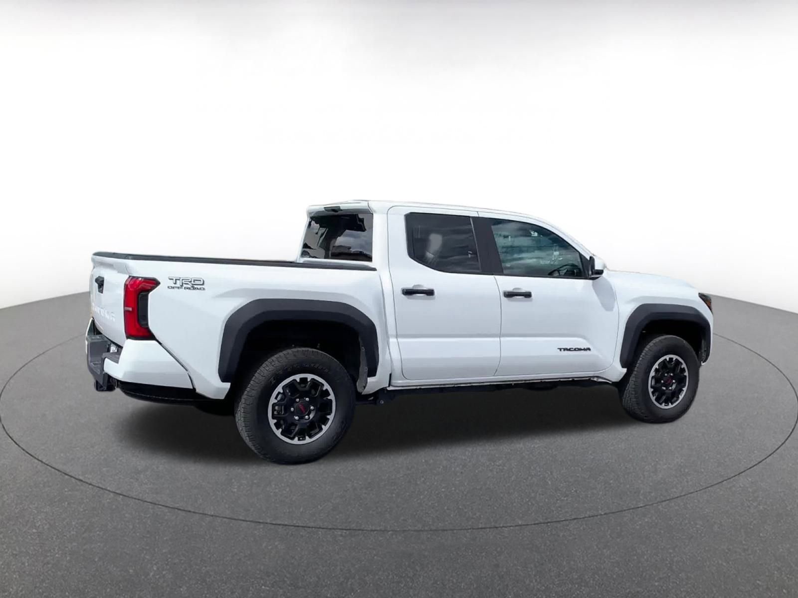 Used 2025 Toyota Tacoma SR image 15