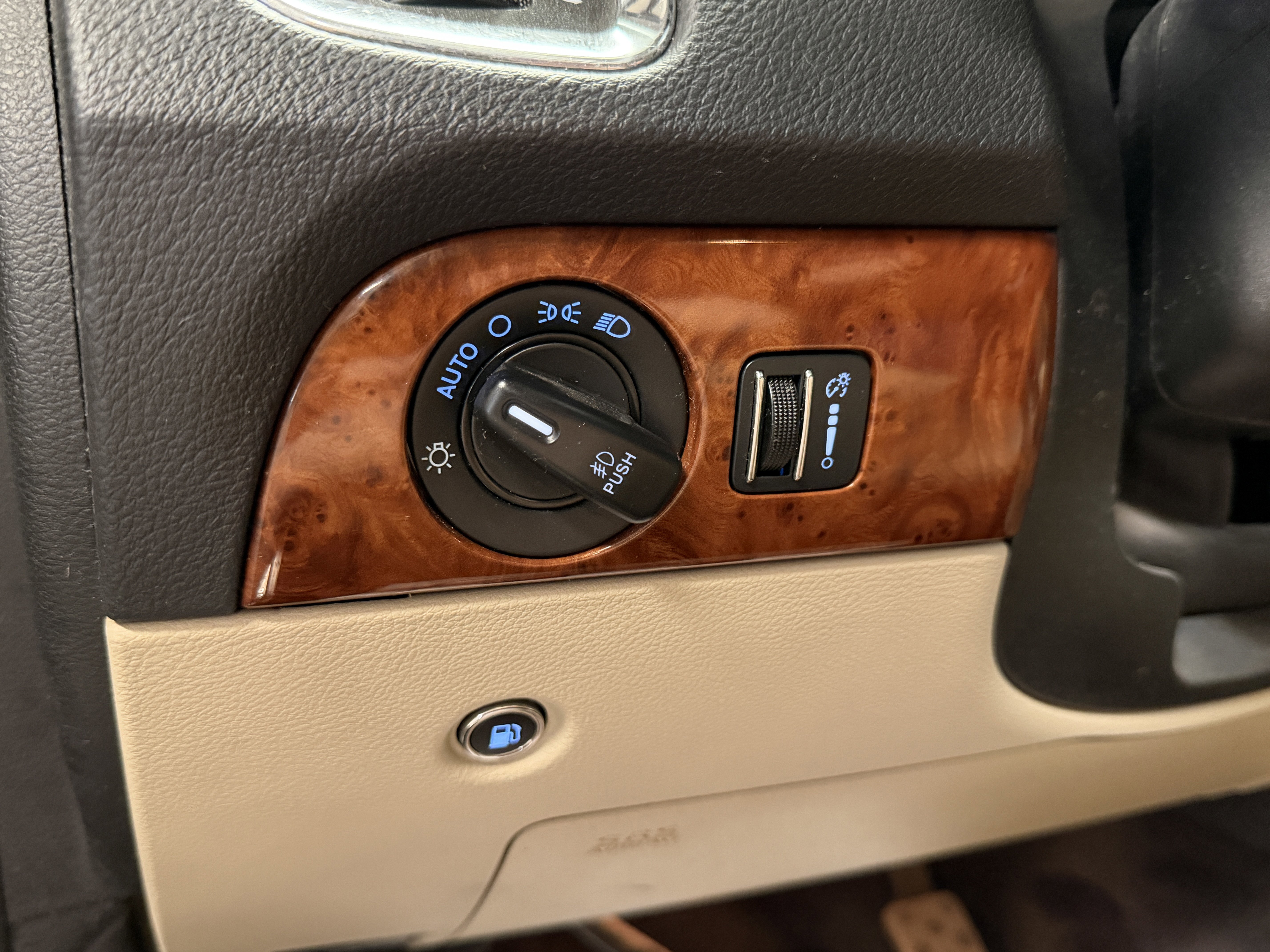 Used 2016 Dodge Durango Citadel w/ Premium Entertainment Group image 17