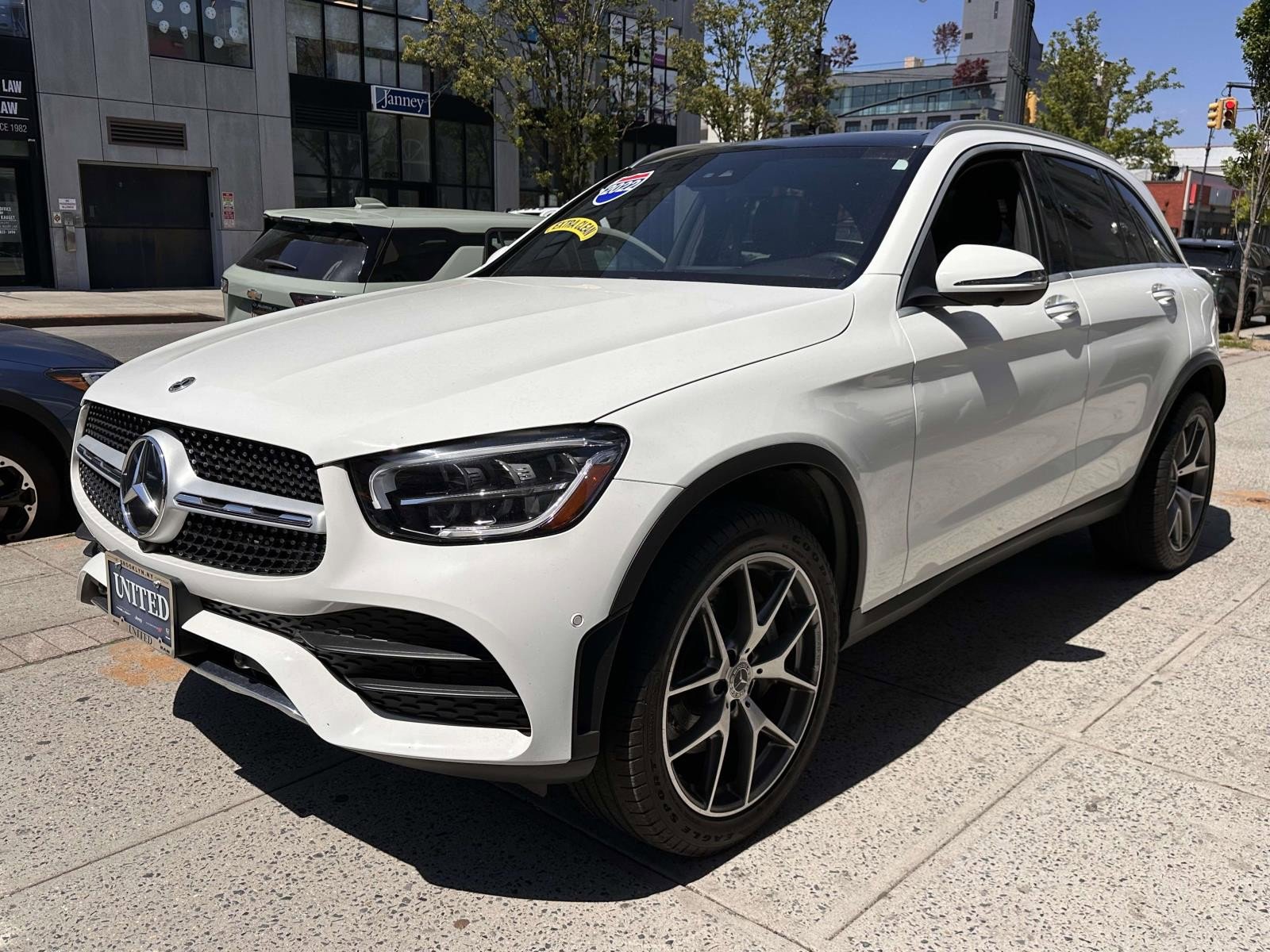 Used 2022 Mercedes-Benz GLC 300 4MATIC image 8