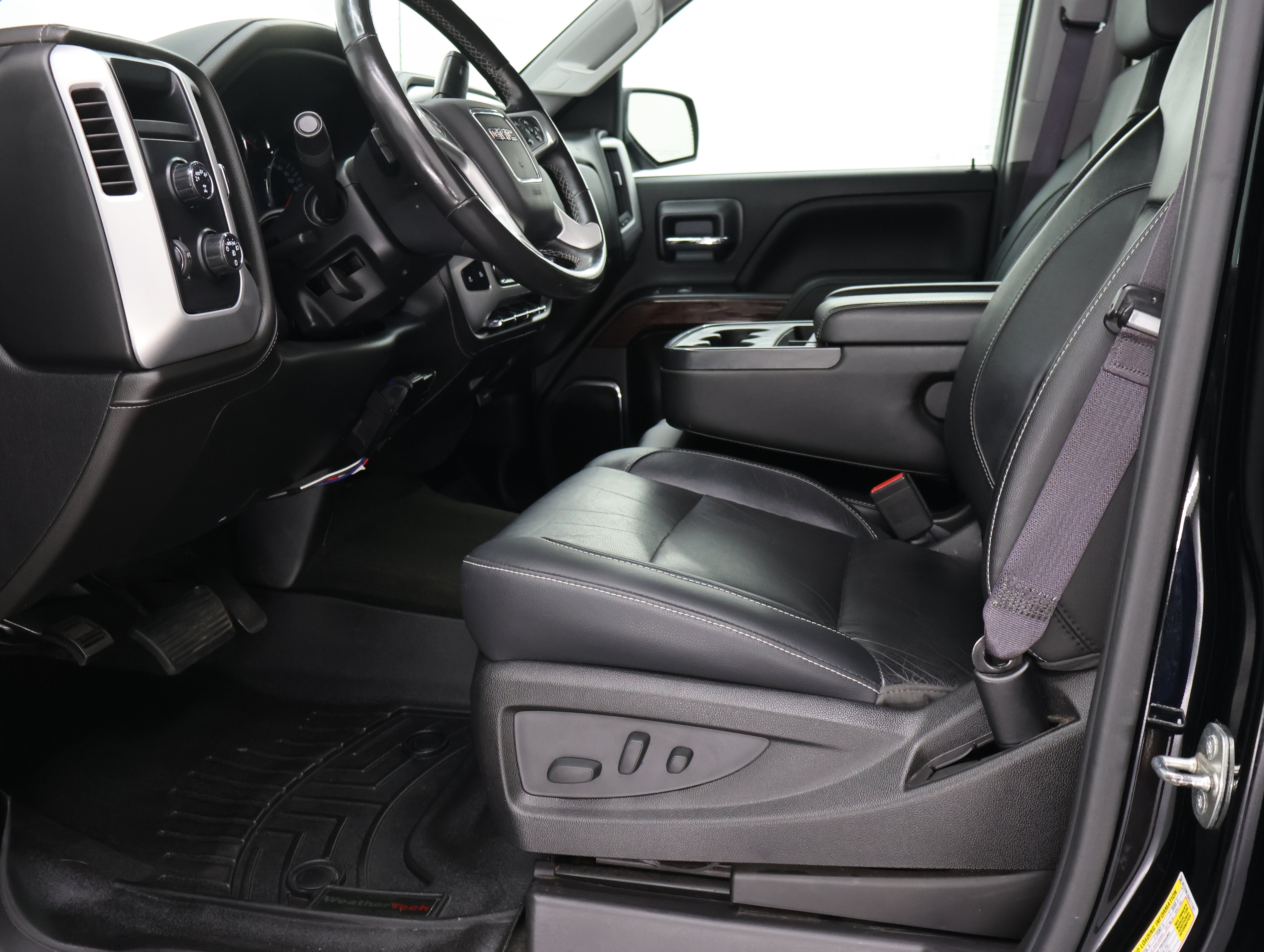 Used 2017 GMC Sierra 1500 SLT w/ Suspension Package, Off-Road AWD/4WD image 8