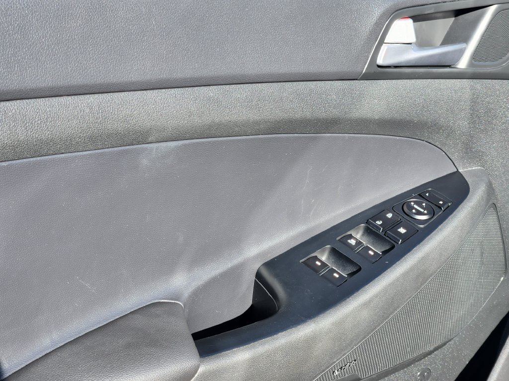 Used 2017 Hyundai Tucson Limited AWD/4WD image 9