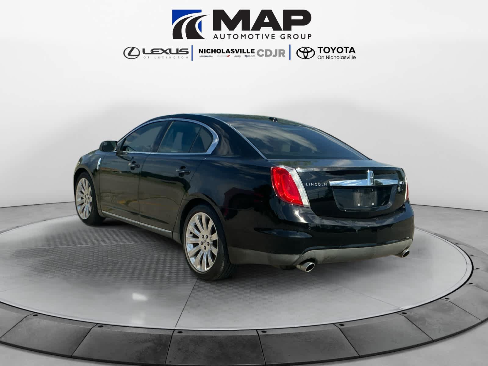 Used 2011 Lincoln MKS FWD image 3