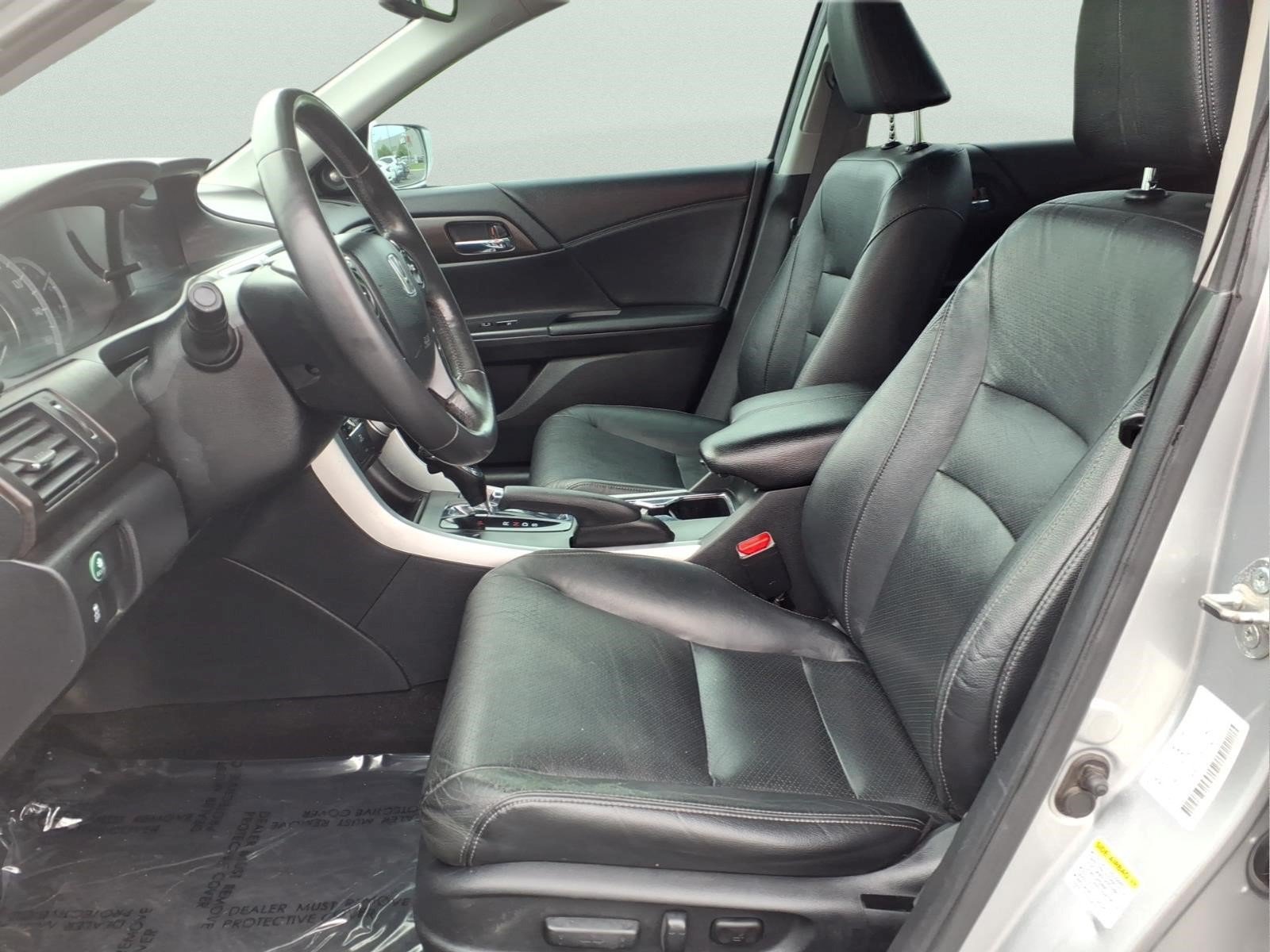 Used 2014 Honda Accord Touring image 18
