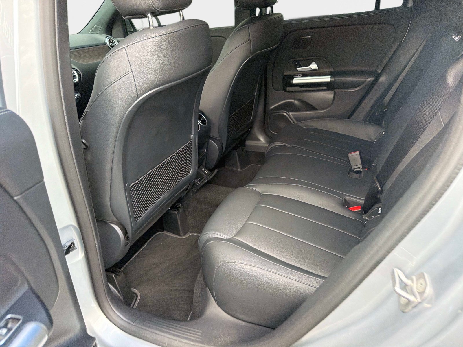 Used 2025 Mercedes-Benz GLA 250 image 11