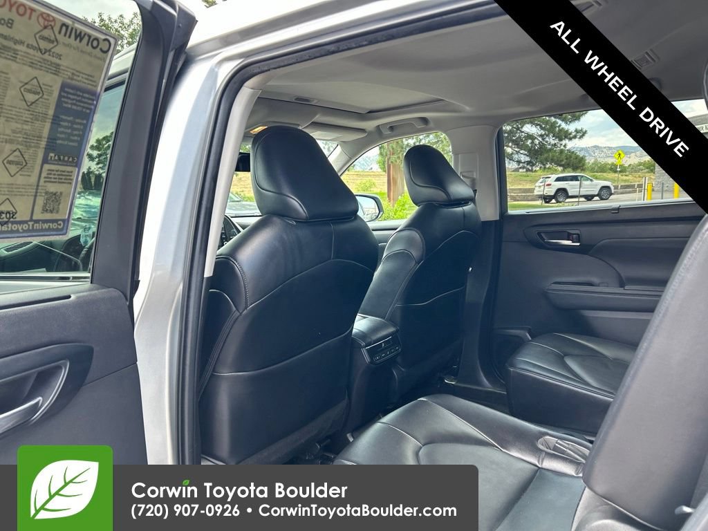 Used 2022 Toyota Highlander XLE AWD/4WD image 22