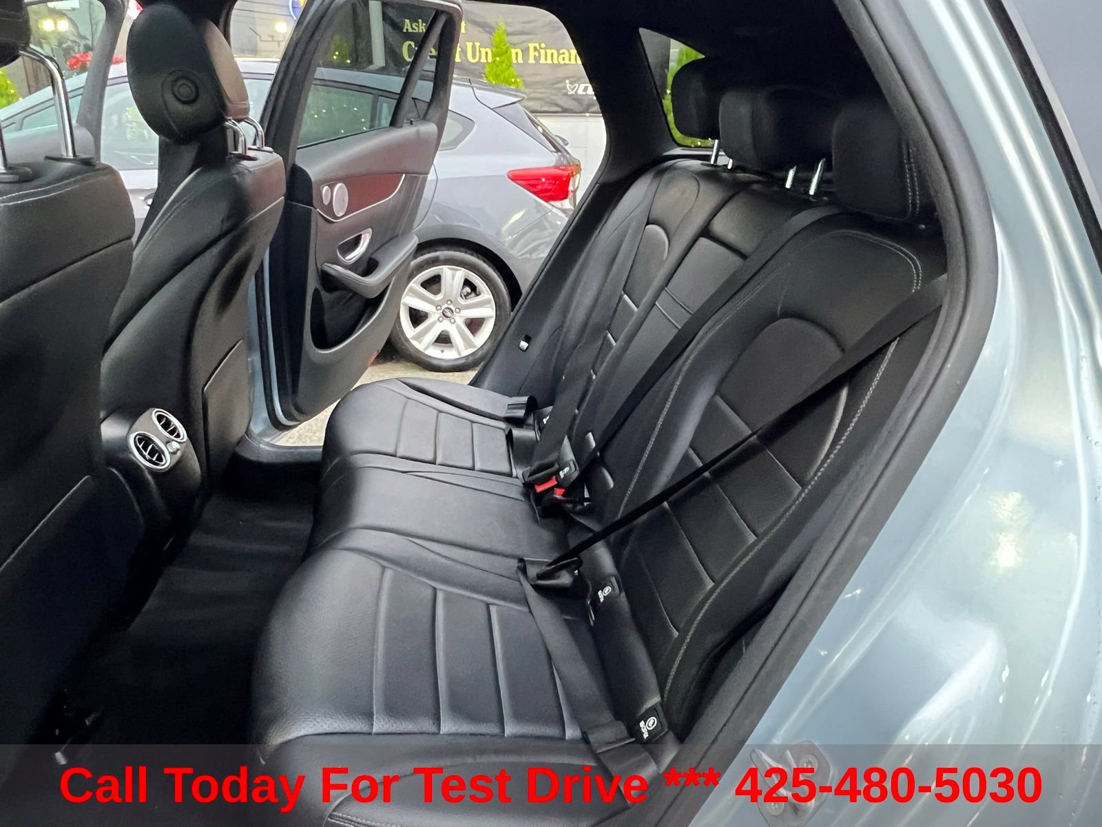 Used 2018 Mercedes-Benz GLC 300 4MATIC image 25