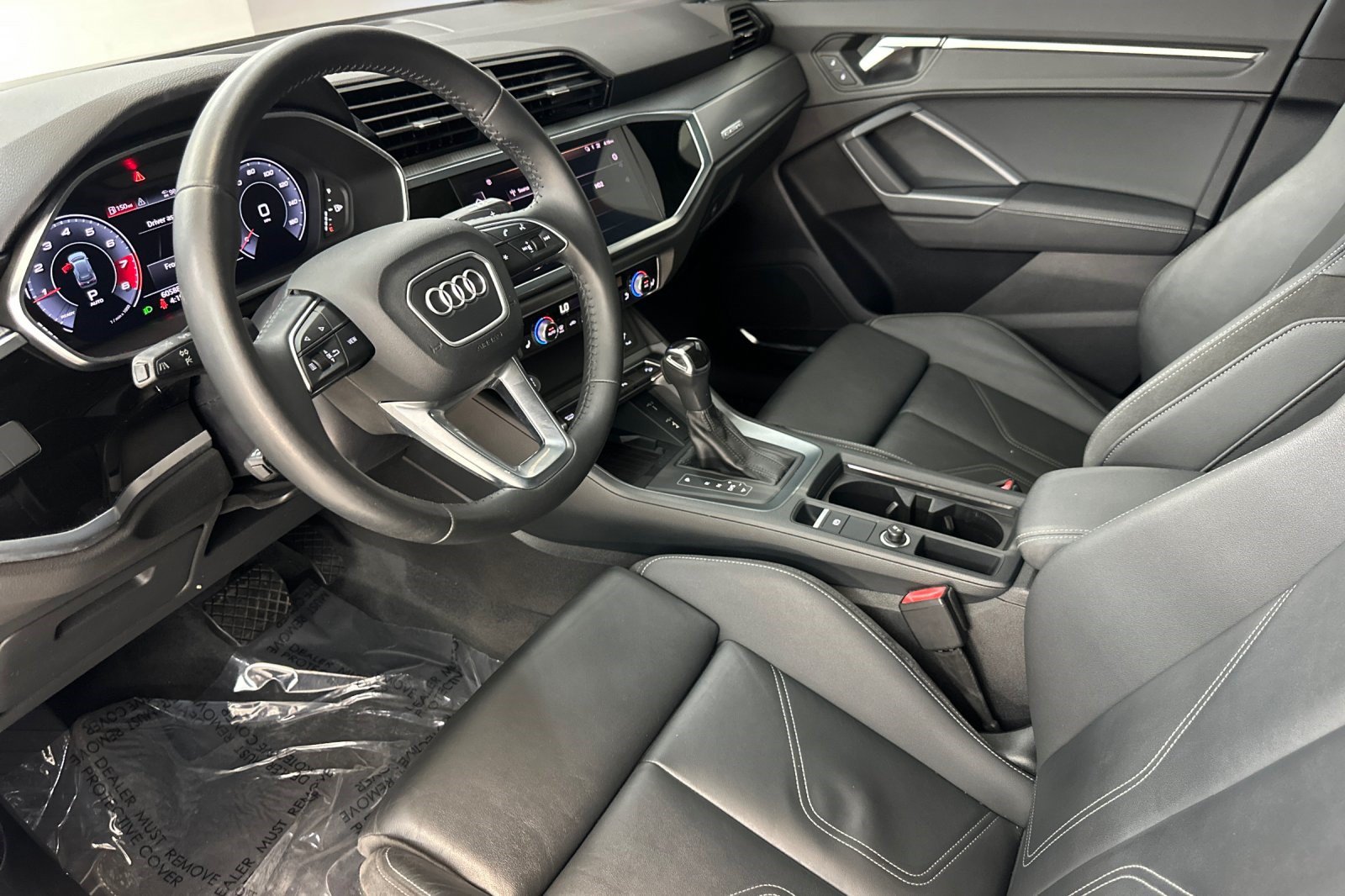 Used 2020 Audi Q3 2.0T Premium Plus w/ Premium Plus Package AWD/4WD image 4