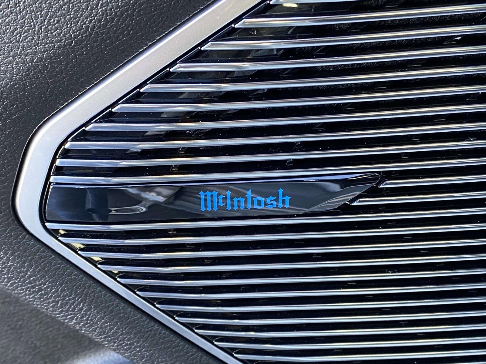 Used 2022 Jeep Grand Cherokee Overland w/ Luxury Tech Group IV image 18