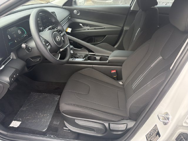 New 2026 Hyundai Elantra Hybrid FWD image 11