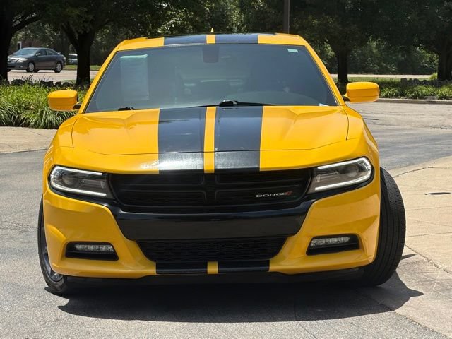 Used 2017 Dodge Charger R/T w/ Plus Group RWD image 2