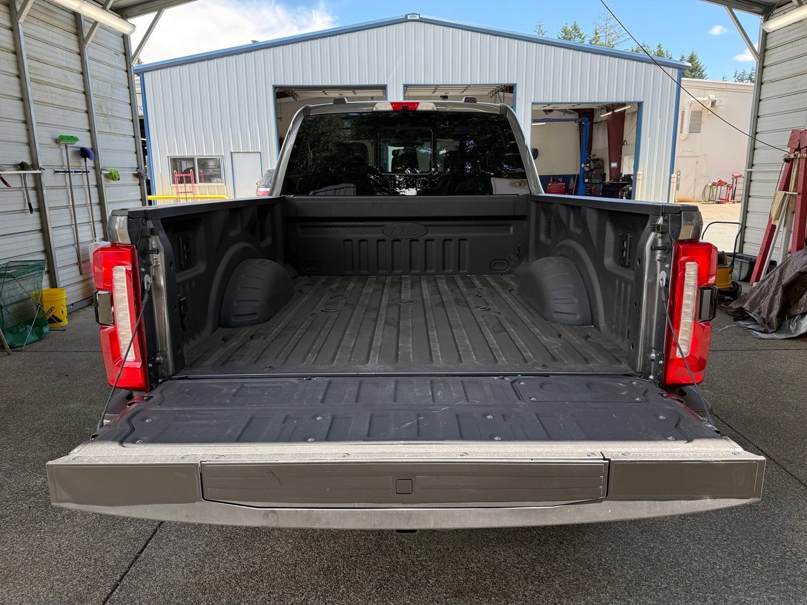 Used 2026 Ford F350 Lariat w/ Black Appearance Package AWD/4WD image 7