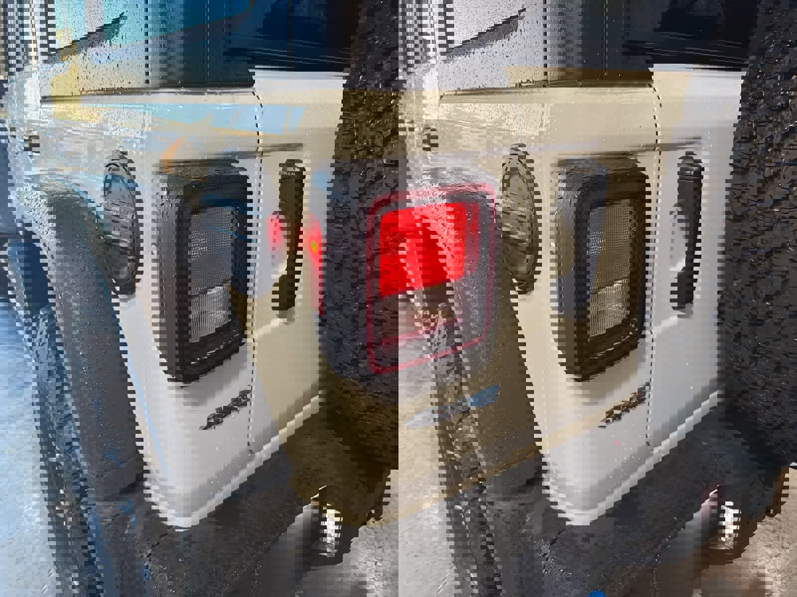 Used 2024 Jeep Wrangler Willys image 10