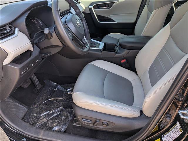 Used 2023 Toyota RAV4 XLE Premium image 11