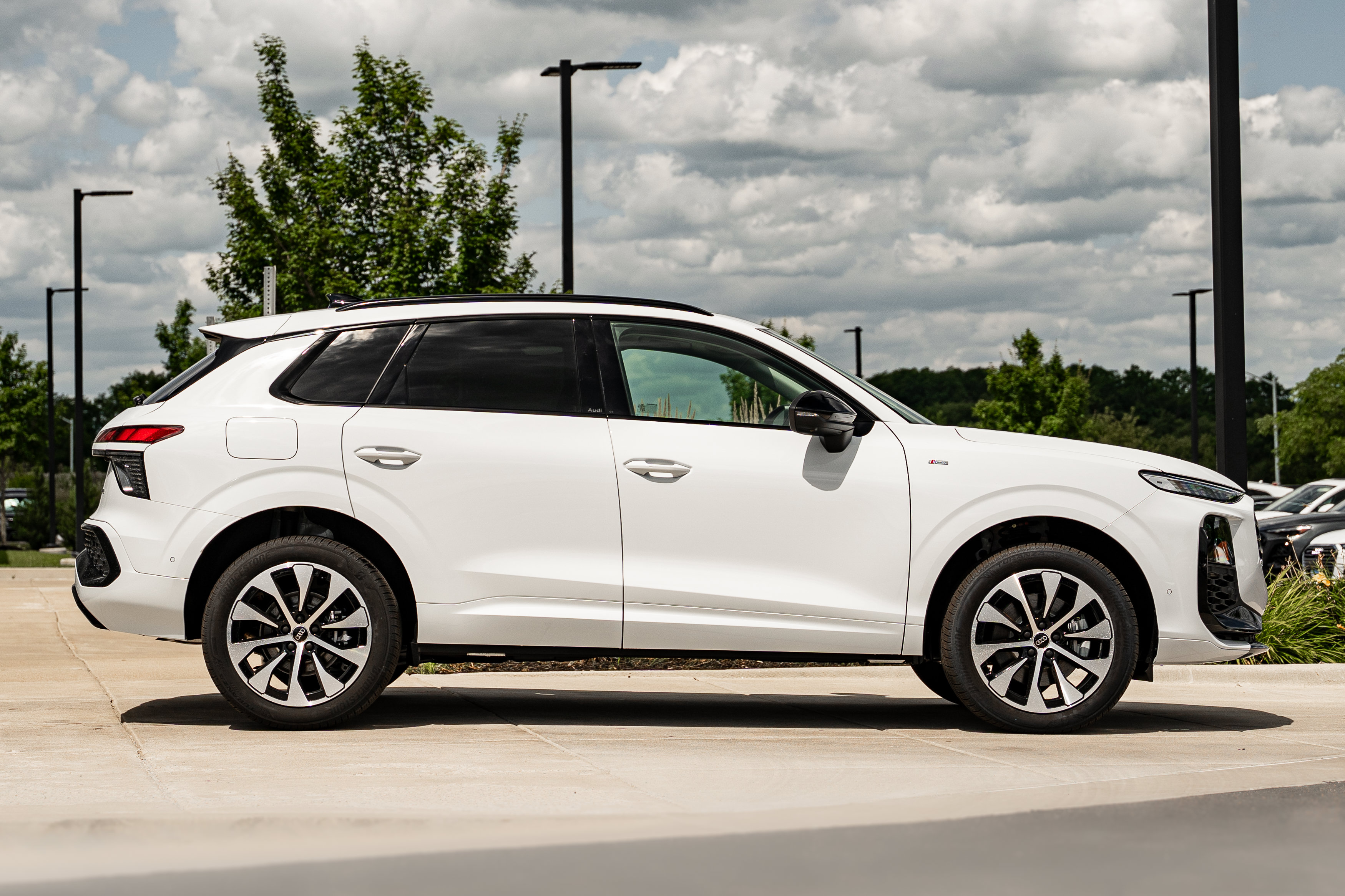 New 2026 Audi Q3 quattro 2.0T AWD/4WD image 3