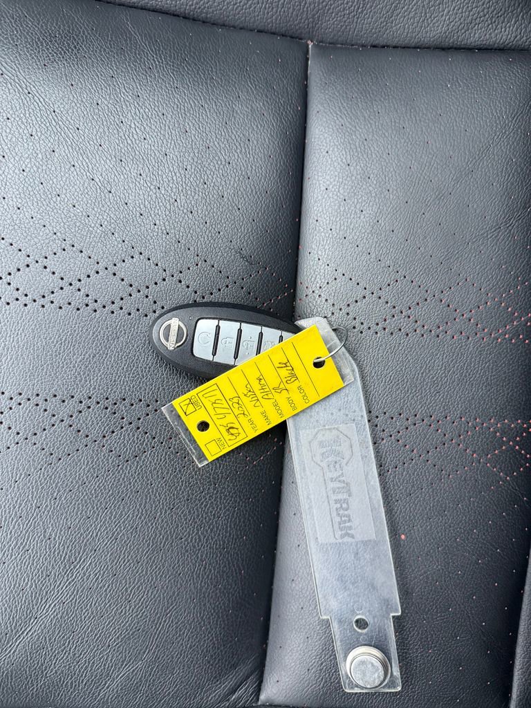 Used 2023 Nissan Altima 2.5 SR w/ SR Premium Package image 29