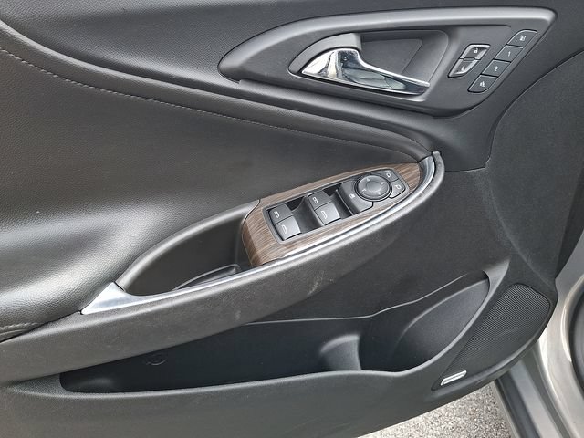 Certified 2018 Chevrolet Malibu Premier w/ Premier Sun and Wheel Package FWD image 12