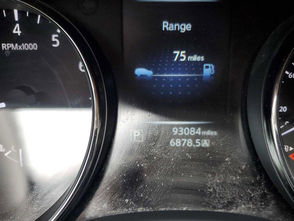 Used 2015 Nissan Rogue S AWD/4WD image 32