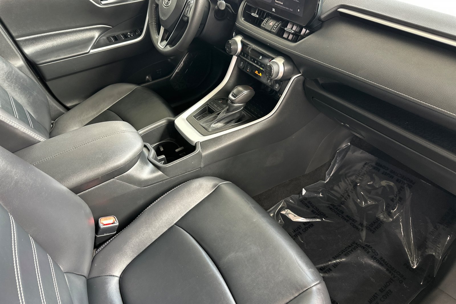 Used 2023 Toyota RAV4 XLE Premium FWD image 17