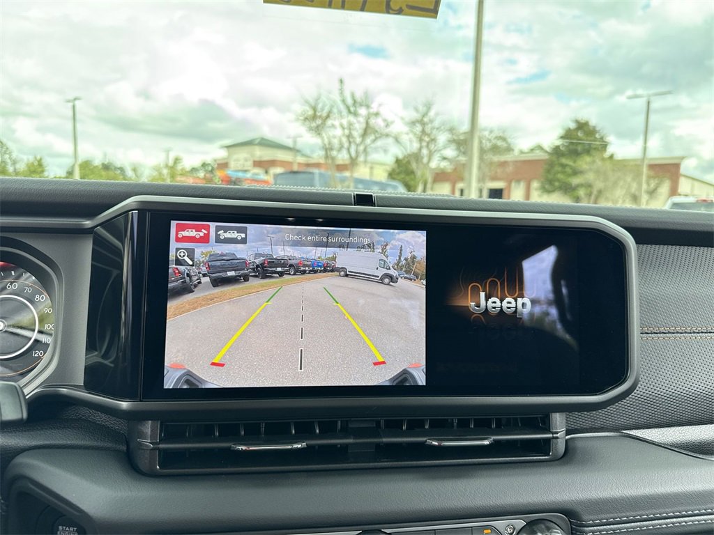 New 2025 Jeep Gladiator Mojave w/ Steel Bumper Group image 25