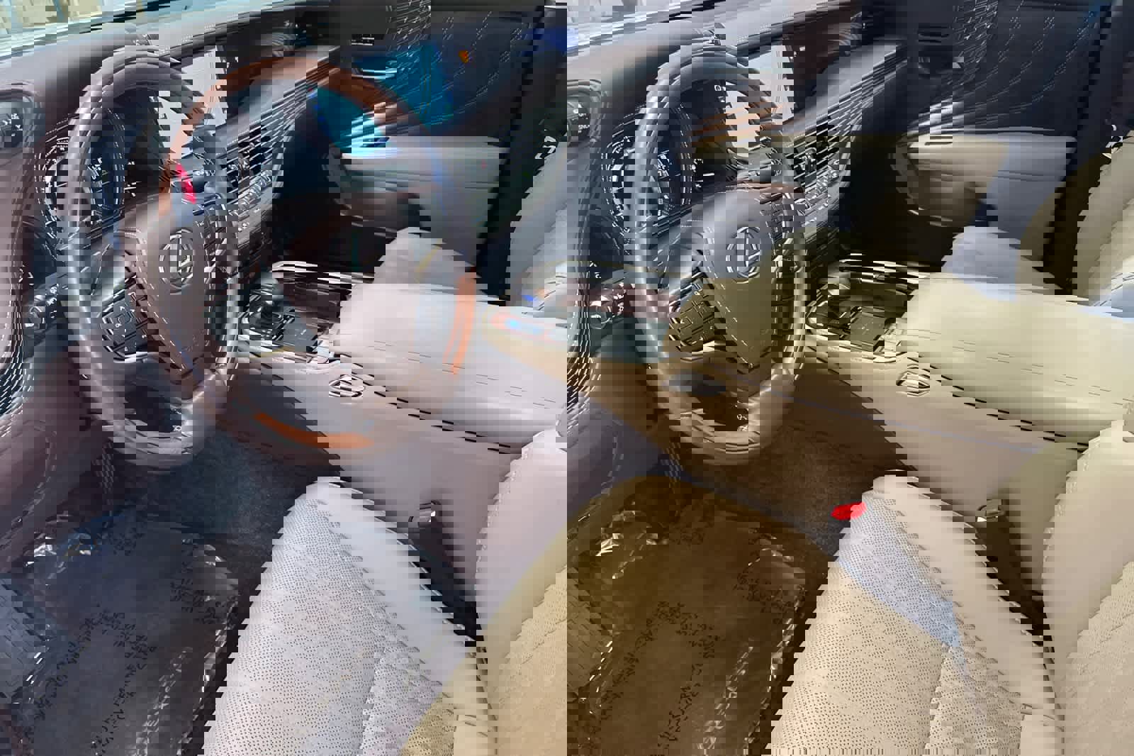 Used 2019 Lexus LS 500 w/ Interior Upgrade Package image 11