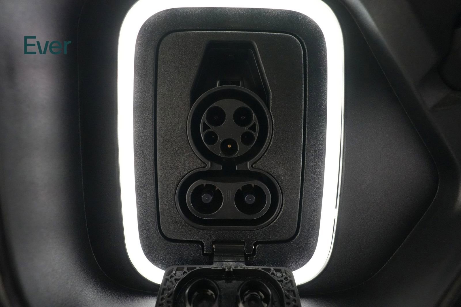 Used 2024 Rivian R1S Adventure AWD/4WD image 10