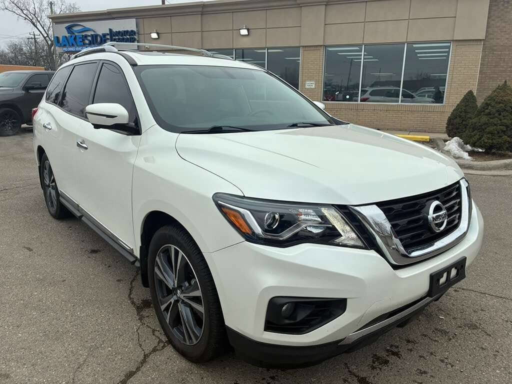 Used 2019 Nissan Pathfinder Platinum image 3