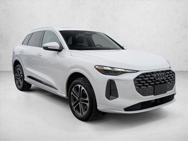 Certified 2025 Audi Q5 Premium w/ Convenience Package image 3