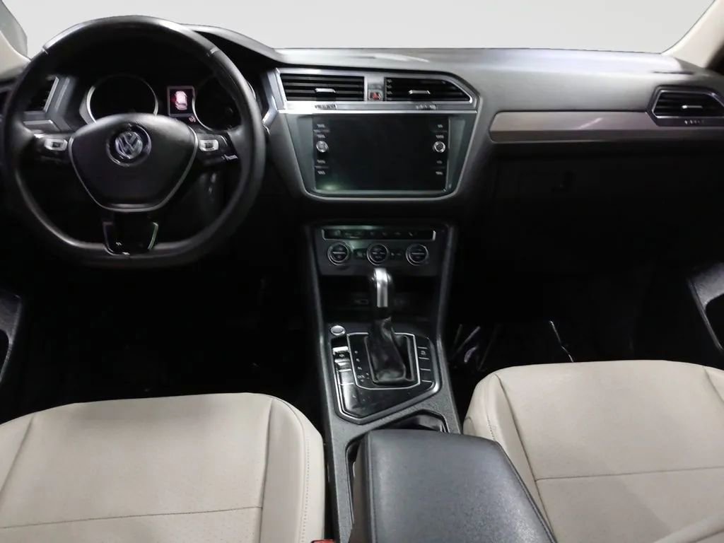 Used 2020 Volkswagen Tiguan SE w/ Panoramic Sunroof Package FWD image 14