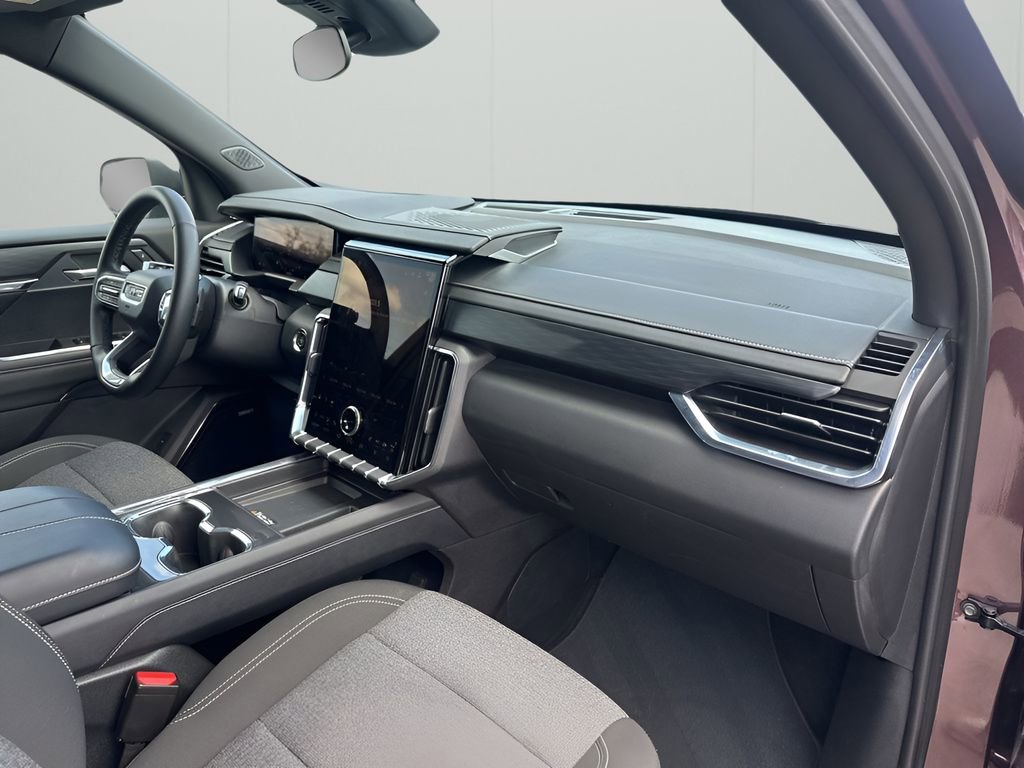 Used 2025 GMC Acadia Elevation image 14