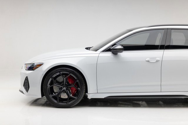 Used 2024 Audi RS 6 performance w/ Matte Carbon Package image 17