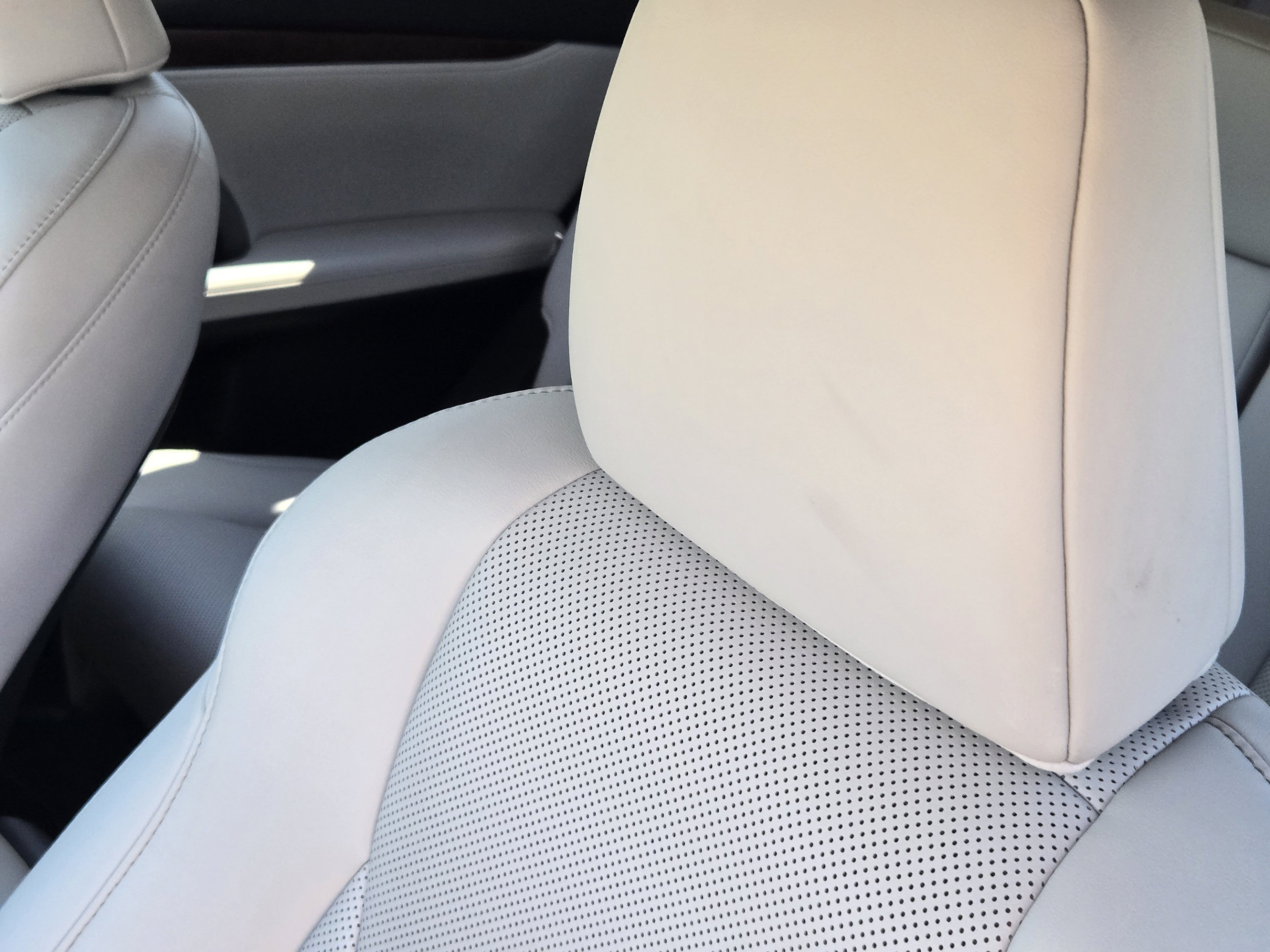 Used 2020 Lexus RX 350L FWD w/ Premium Package image 23