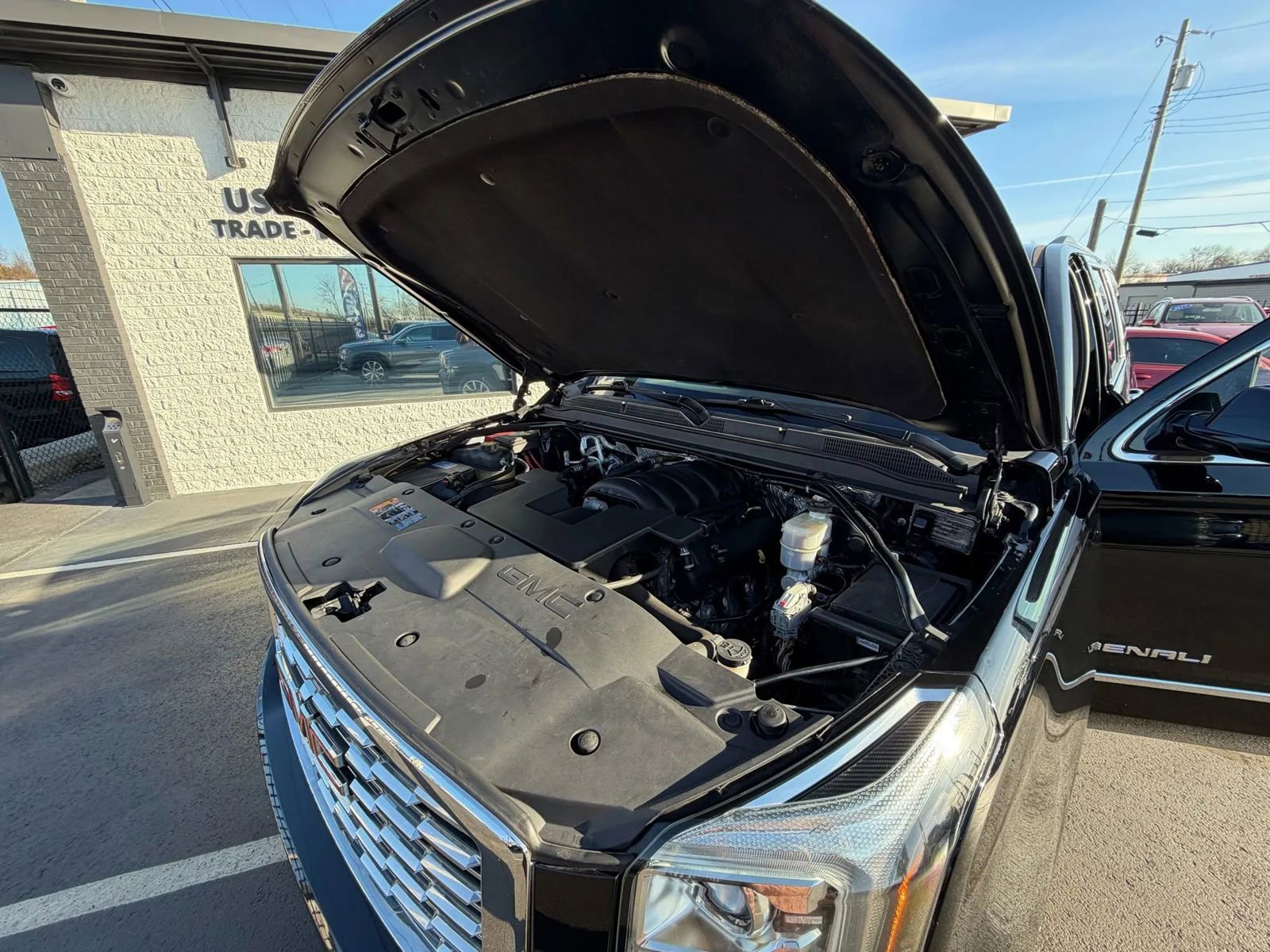Used 2018 GMC Yukon XL Denali w/ Open Road Package image 28