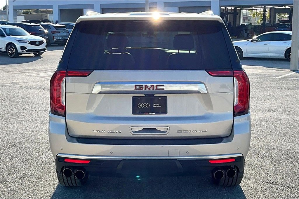 Used 2021 GMC Yukon Denali w/ Denali Premium Package image 6