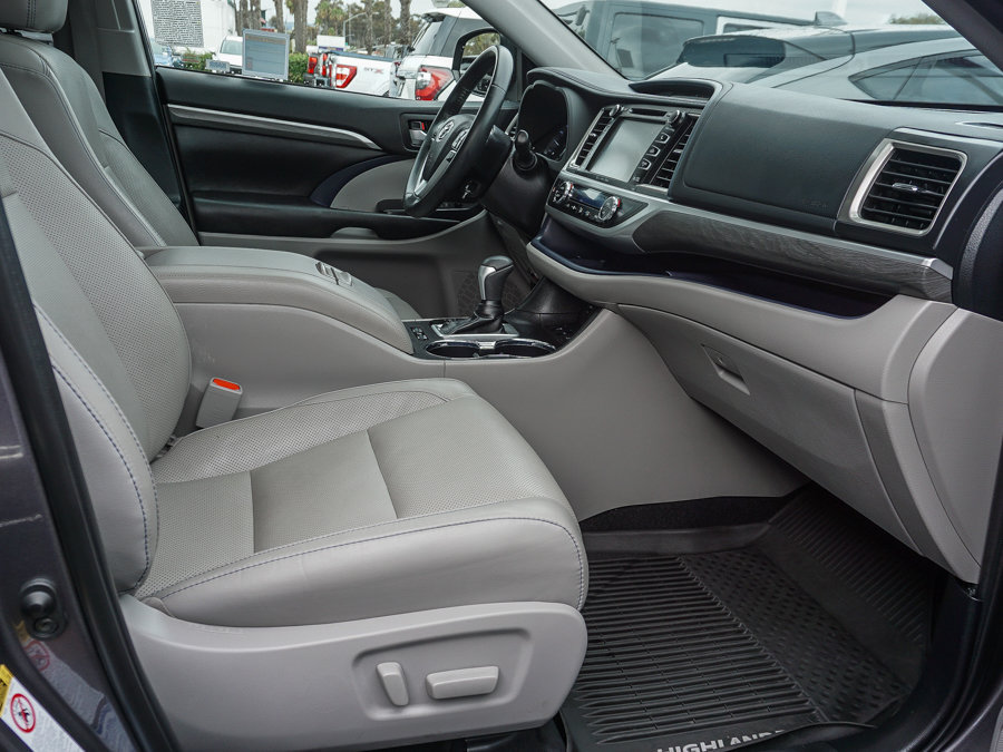 Used 2019 Toyota Highlander Limited AWD/4WD image 13